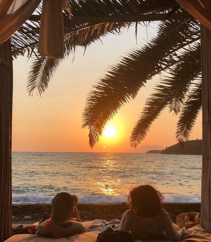 Beren Saat'ten Kenan Doğulu'ya romantik kutlama: Yıldızların altında çıplak uyuyalım mı? G2