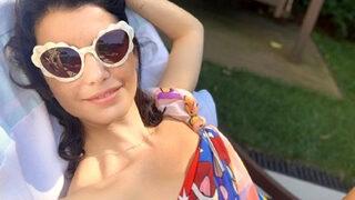 Beren Saat bir mayoya bakın kaç para ödedi