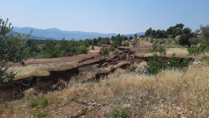 Mersin'de toprak kayması 2 evde hasara yol açtı G1