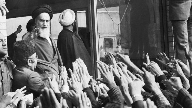 İran İslam Devrimi: 1 Şubat 1979 da Humeyni nin İran a dönüşüne tanıklık etmek 3