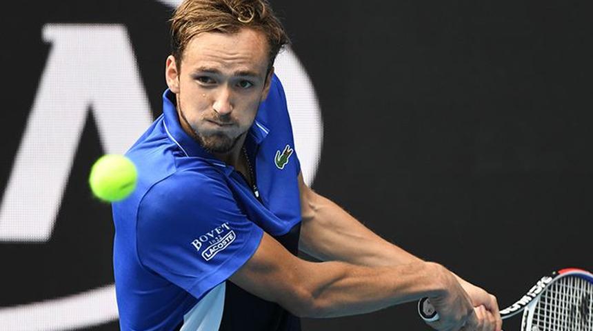 Medvedev, Fransa Açık'ta ikinci tura yükseldi