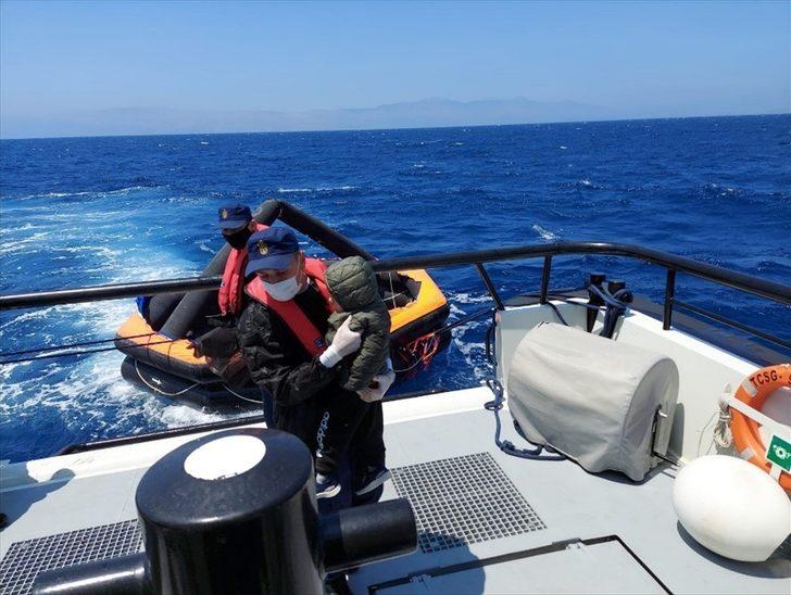 İzmir açıklarında Türk kara sularına itilen 74 sığınmacı kurtarıldı G2