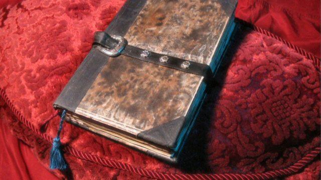 Okuyan insanı delirttiği iddia edilen tarihin en tehlikeli kitabı: Necronomicon