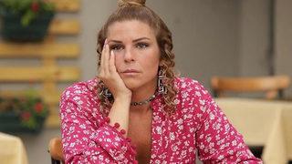 Pelin Öztekin’in paylaşımı takipçilerini ikiye böldü! Babanı kaybettin