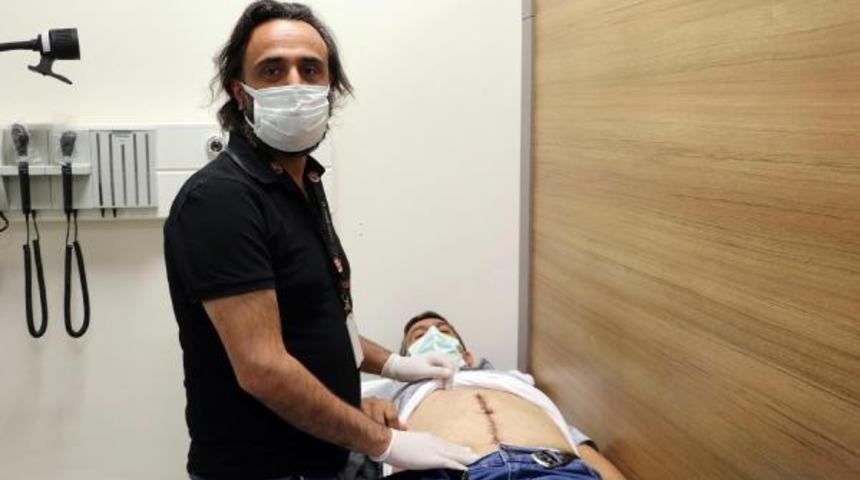 Ağrı ve gaz şikayetiyle gitti, karnından 6 kiloluk tümör çıkarıldı