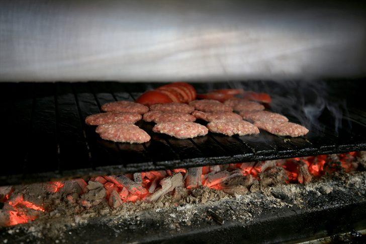 Trakya'da ciğerci ve köfteciler müşterileriyle buluştu G4