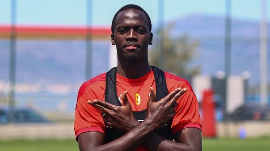 Ndiaye 3 yıl daha G&ouml;ztepe'de