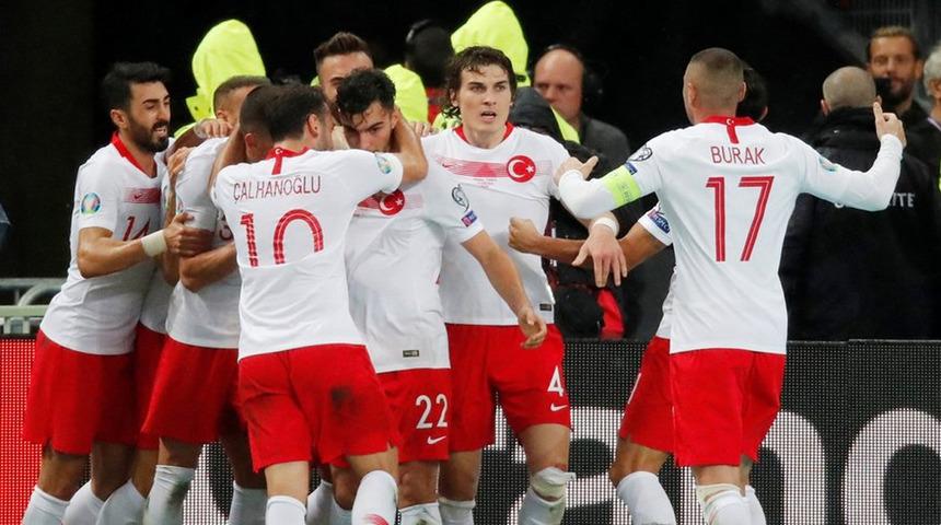 Kaan Ayhan Galatasaray ile anlaştı