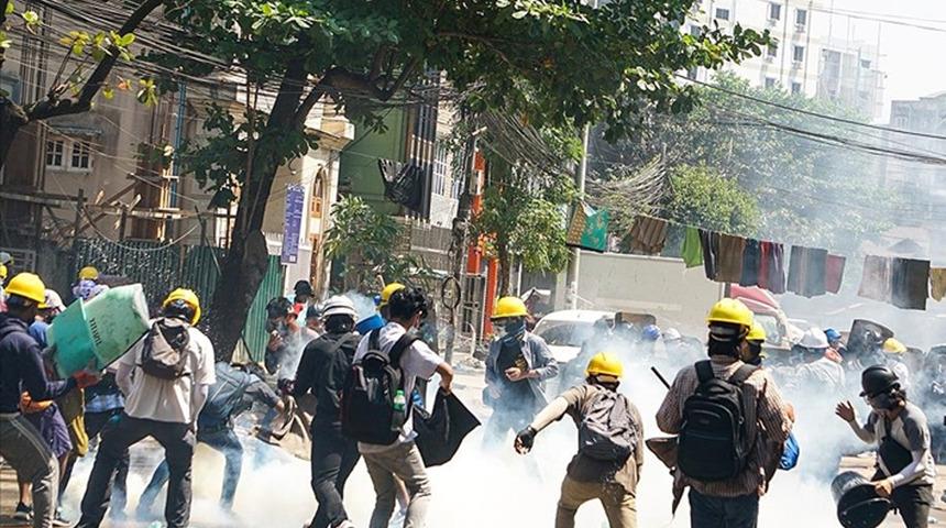 Myanmar'da korkunç bilanço! Ölü sayısı 880'e yükseldi