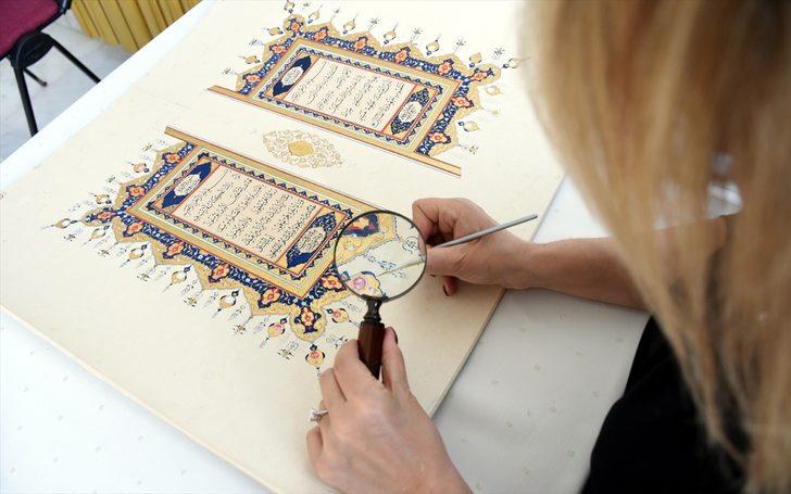 Hobi amacıyla başladığı tezhip ve minyatür sanatlarını gelecek kuşaklara aktarmaya çalışıyor G2