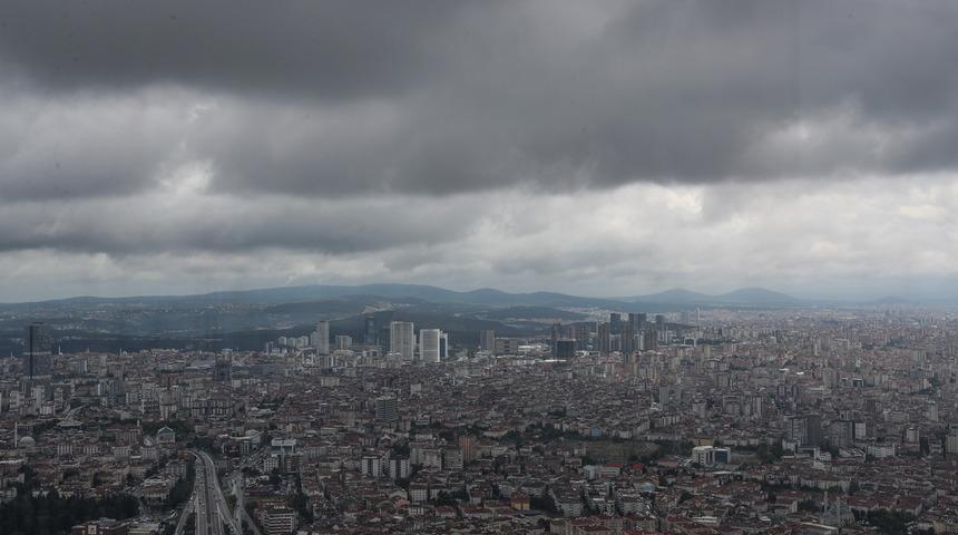 Meteoroloji uyarı yapmıştı! İstanbul'u kara bulutlar kapladı