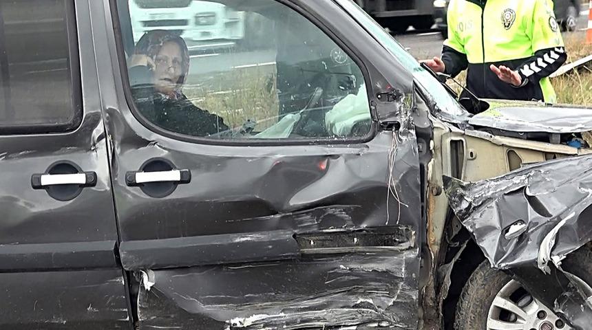 Kazanın şokunu yaşayan kadın araçtan çıkamadı