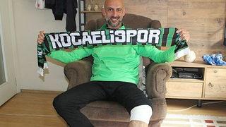 Kocaelispor taraftarı gol sevinciyle tribünden düştü