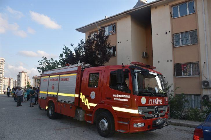 Adana'da bir apartmanda çıkan yangında 3 kişi dumandan etkilendi G3