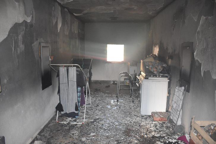 Adana'da bir apartmanda çıkan yangında 3 kişi dumandan etkilendi G4