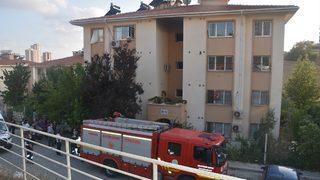 Adana'da bir apartmanda çıkan yangında 3 kişi dumandan etkilendi