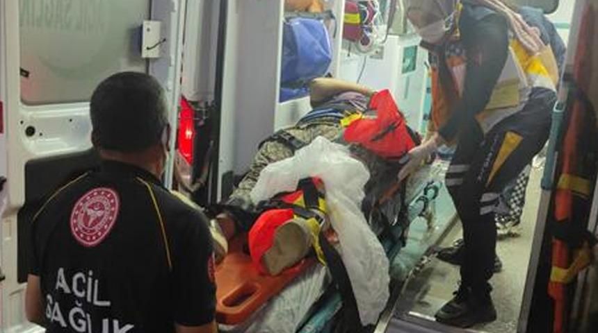 Siirt'te işçileri taşıyan tarım aracı devrildi: 9 yaralı