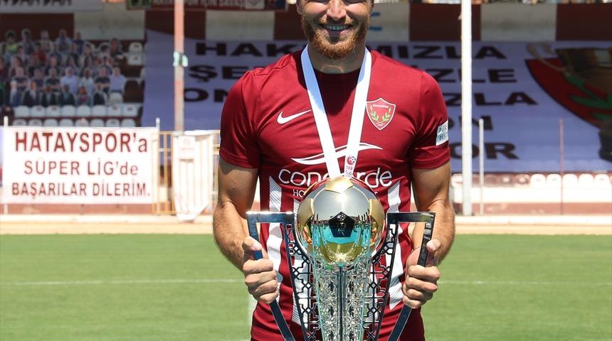Hatayspor'da sözleşmeleri sona eren Akın Alkan ile Mesut Çaytemel takımdan ayrıldı