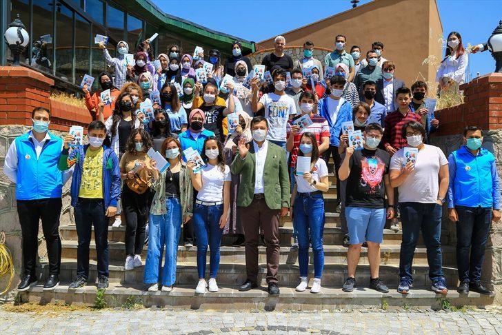 Uşak Belediyesi öğrencilere "çevrim içi sınava hazırlık platformu" hediye etti G2