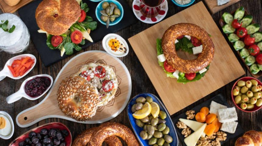 Türk kahvaltısının vazgeçilmez lezzetlerinin kalori değerlerini biliyor musunuz?