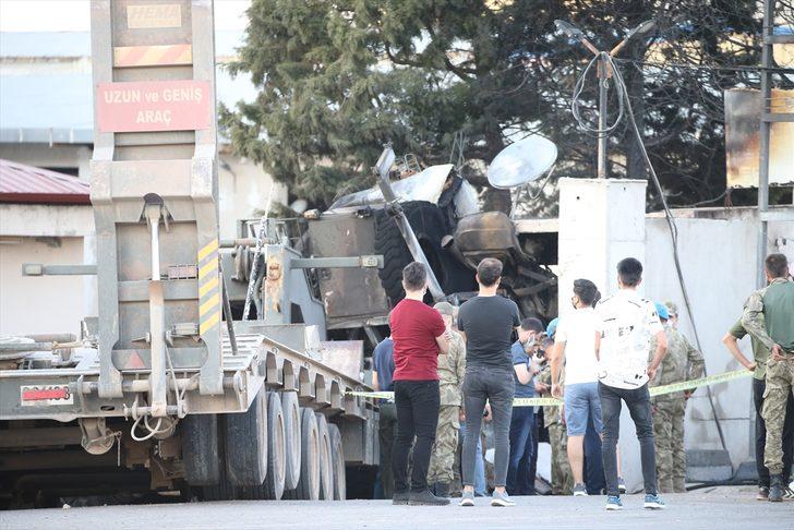 Hatay'da askeri tır çırçır fabrikasının duvarına çarptı: 2 şehit G1