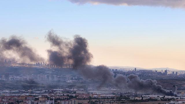 İş merkezinin kimyasal madde bulunan deposunda korkutan yangın