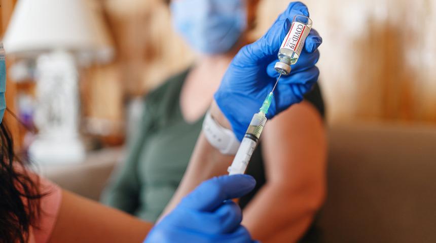 ABD'de günlük Kovid-19 vaka ve ölü sayıları Mart 2020'den bu yana en düşük seviyede