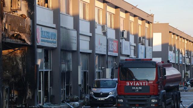 Ankara'daki yangından geriye küle dönmüş dükkanlar kaldı