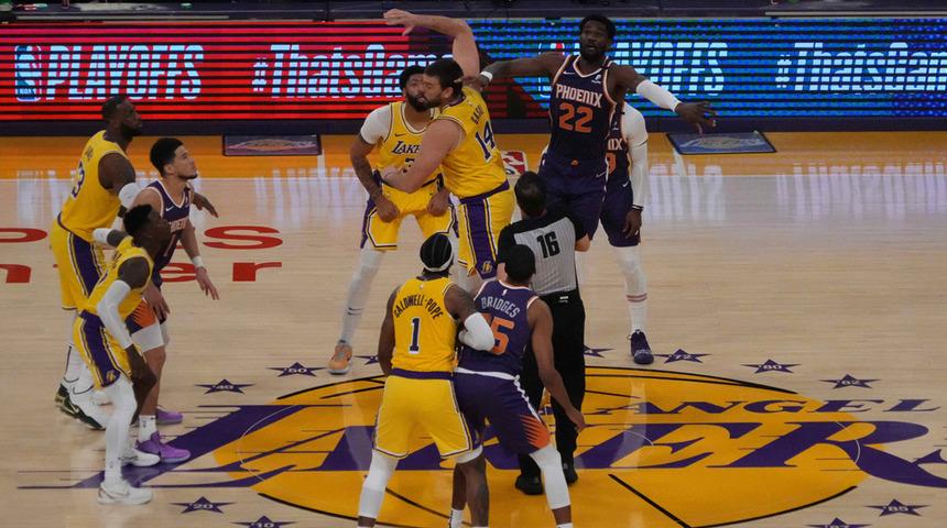 Suns son NBA şampiyonu Lakers'ı eledi