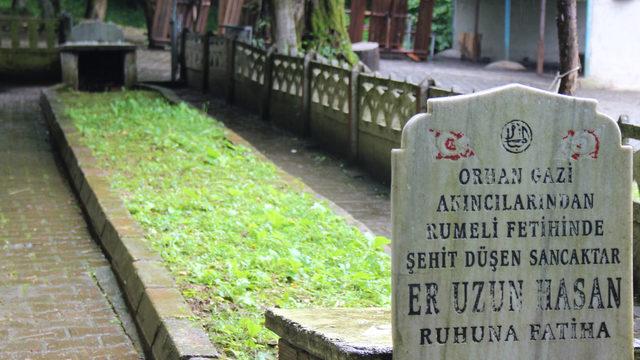 Duyan bu mezara koşuyor! Yanında kurban kesen de var, içinde hazine arayan da