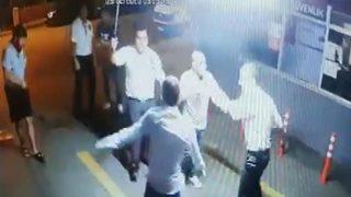 Polis memurunu sırtından bıçaklamıştı! Korkunç olayın görüntüleri ortaya çıktı