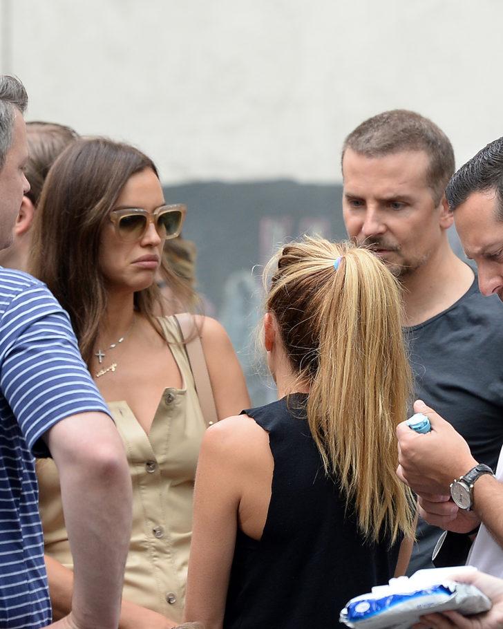 Bradley Cooper'dan Irina Shayk'a hayran bakışlar G4
