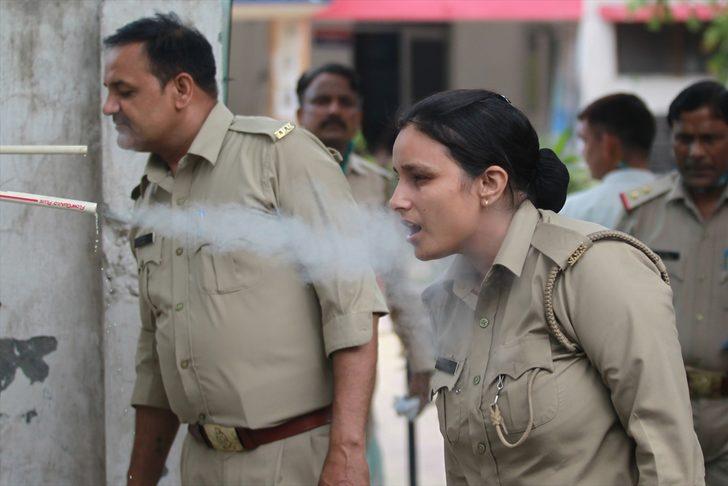 Şaşkına çevirdiler! Hindistanlılar şimdi de düdüklü tencereden çıkan buharı soluyor G2