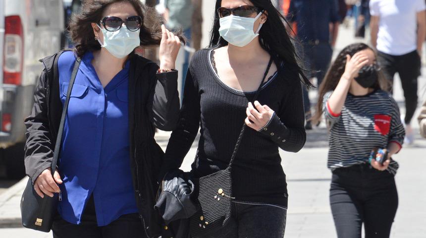 Maskesiz hayat ne zaman başlıyor? Uzman isim a&ccedil;ıkladı!