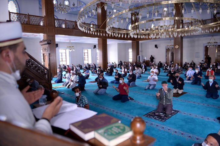 Ardahan ve Kars'ta kuraklığa karşı camilerde yağmur duası edildi G2