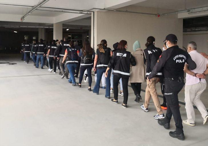 Bursa'da sahte senetlerle ölmüş kişilerin mallarını üzerine geçirdikleri iddiasıyla 19 şüpheli yakalandı G2