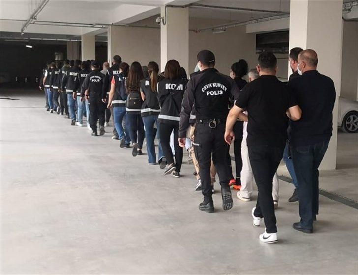 Bursa'da sahte senetlerle ölmüş kişilerin mallarını üzerine geçirdikleri iddiasıyla 19 şüpheli yakalandı G3