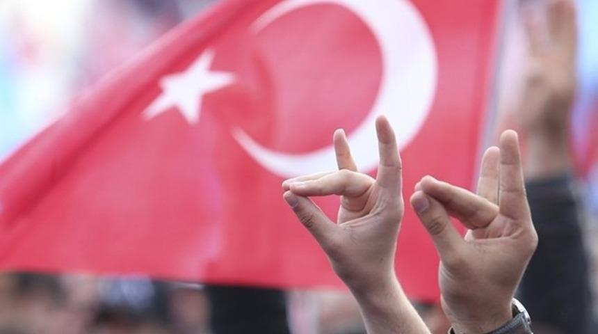 İstanbul Ülkü Ocakları Başkan Yardımcısı'ndan Kalaşnikof'lu paylaşım