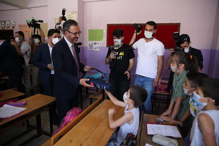 Bakan Kasapoğlu, Diyarbakır'da esnafı ziyaret etti G4