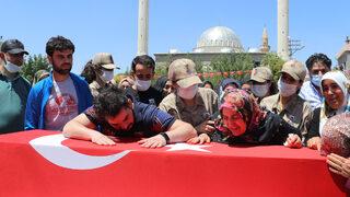 Hatay şehidi, Kürtçe ağıtlarla toprağa verildi