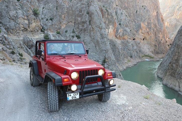 İğneyle kuyu kazdılar! Yapımı 132 yıl süren Taş Yolu görenlerin nefesini kesiyor G2