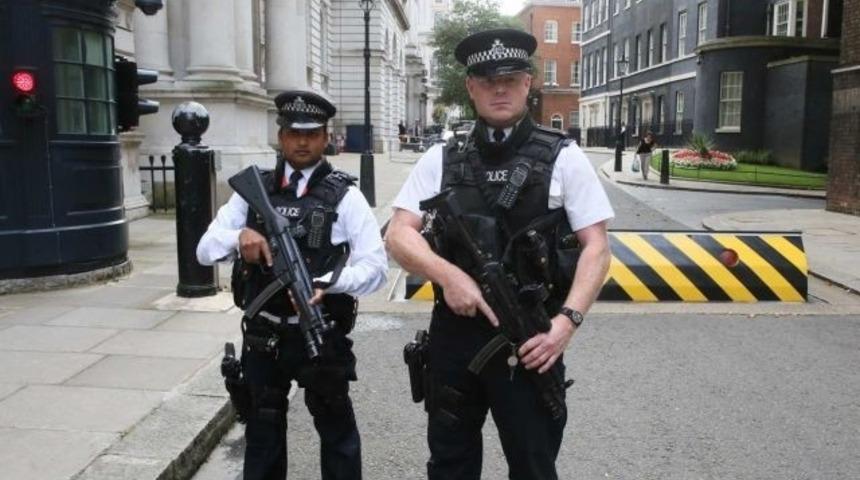 Birmingham'da M&uuml;sl&uuml;man &ccedil;ocuğa bı&ccedil;aklı saldırı! 