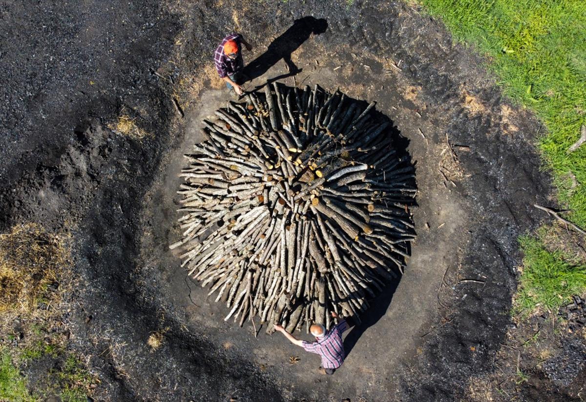 Babadan oğula giden meslek! Ekmeklerini mangal k&ouml;m&uuml;r&uuml;nden &ccedil;ıkarıyorlar: Evlat gibi