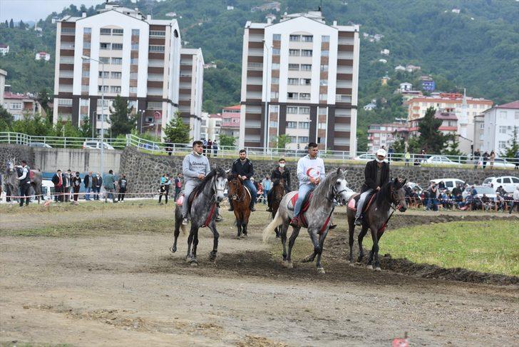 Trabzon'da 4. Rahvan At Yarışları gerçekleştirildi G1