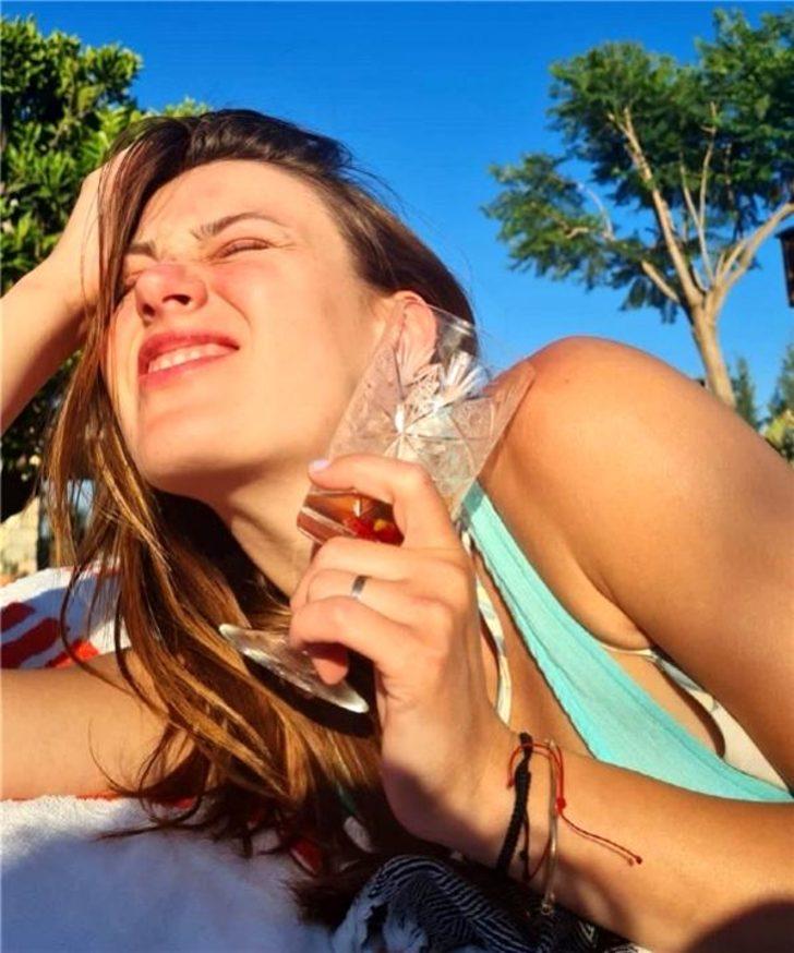 Sere serpe güneşlenen Gizem Karaca dert yandı G1