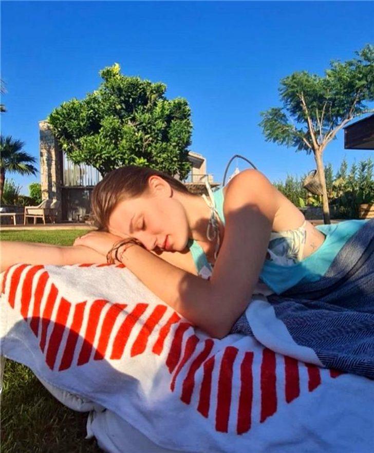 Sere serpe güneşlenen Gizem Karaca dert yandı G3