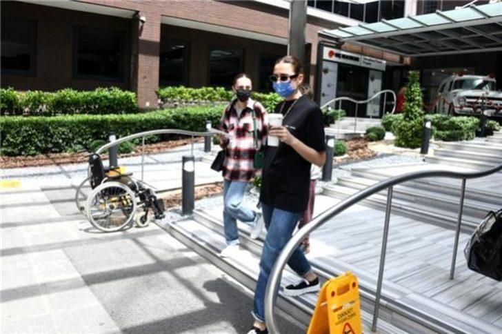 Emina Jahovic hastane çıkışı gazetecilere yakalanınca nasıl kaçacağını şaşırdı G2