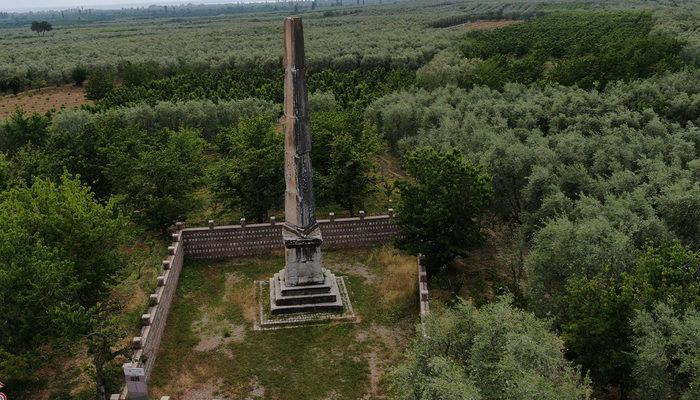 Bursa'da tarlaların ortasındaki 2 bin yıllık anıt mezar! Üzerindeki yazılar dikkat çekti