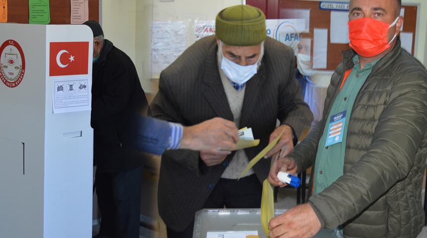 Salgın gölgesinde yurt genelinde seçim! 
