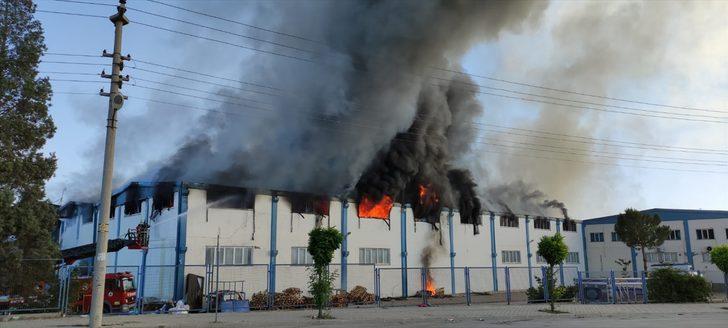 GÜNCELLEME - Denizli'de tekstil fabrikasında çıkan yangın kontrol altına alındı G3